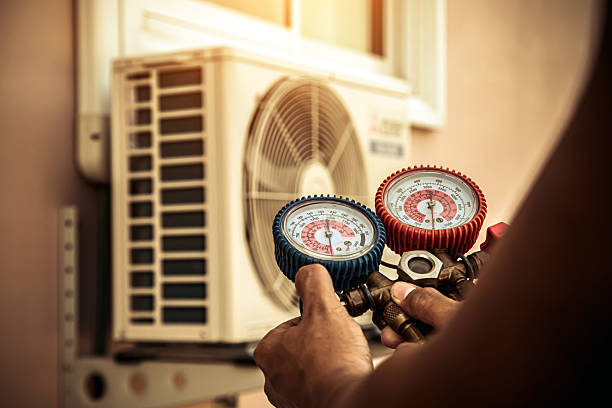Professional Hvac technician working in Cutler, CA